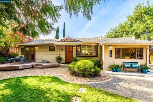 1085 Oak Hill Rd, Lafayette, CA, 94549-3136 | Card Image