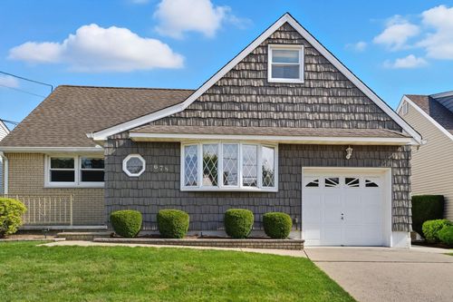 678 9th St, Secaucus, NJ, 07094-3028 | Card Image