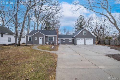 5526 Corunna Rd, Flint, MI, 48532-5301 | Card Image