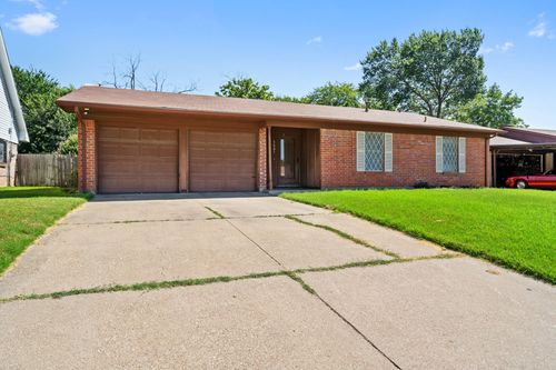 3621 Carriage Hill Dr, Forest Hill, TX, 76140-1252 | Card Image