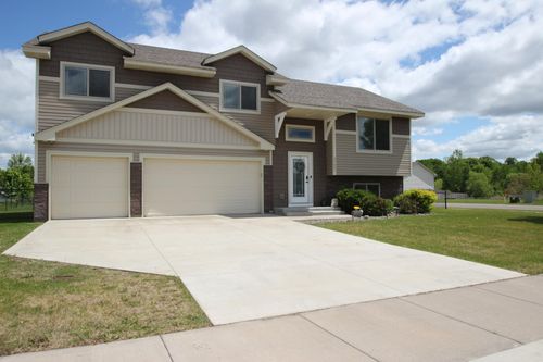 37621 Hawthorne Ave, North Branch, MN, 55056-6155 | Card Image