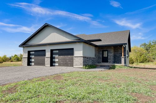 22 Cranberry Lane, Yarker, ON, K0K3N0 | Card Image