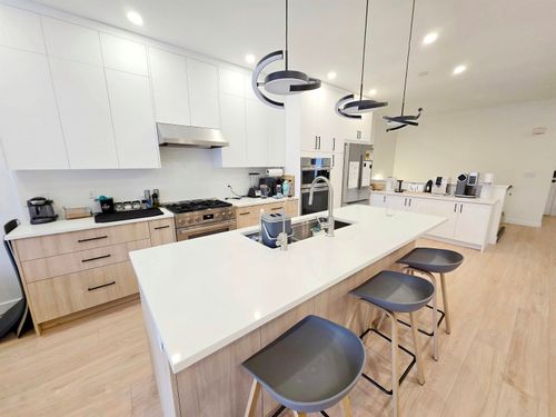 20-5201 Oakmount Cres, Burnaby, BC, V5H4S8 | Card Image