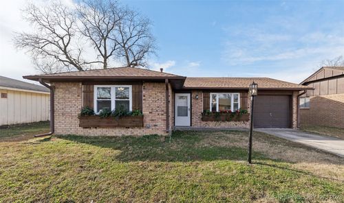 420 N Oklahoma St, Pryor, OK, 74361-3021 | Card Image