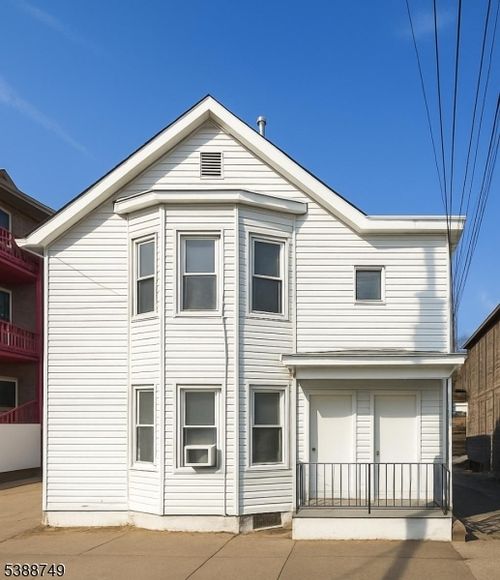 9 Sparrow St, Paterson, NJ, 07524-1929 | Card Image