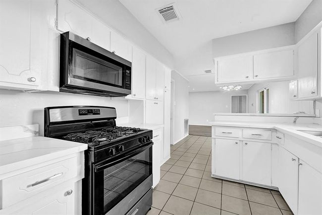 1853 El Mar Ln, House other with 4 bedrooms, 2 bathrooms and null parking in Seabrook TX | Image 11