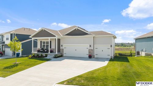 17613 Rose Lane Rd, Omaha, NE, 68136-1731 | Card Image