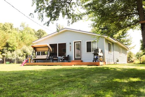6262 Dave St, Newaygo, MI, 49337-9511 | Card Image