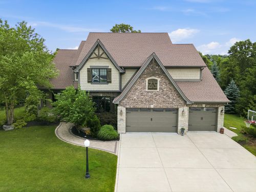 3704 Elio Way, Valparaiso, IN, 46385-0003 | Card Image