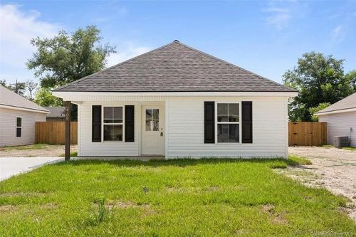 2705 Cypress St, Lake Charles, LA, 70601-8430 | Card Image