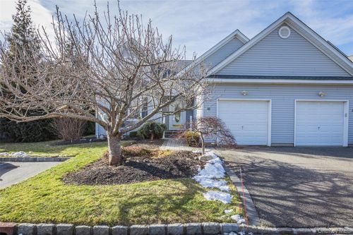 38 Gettysburg Dr, Port Jefferson Station, NY, 11776-8036 | Card Image