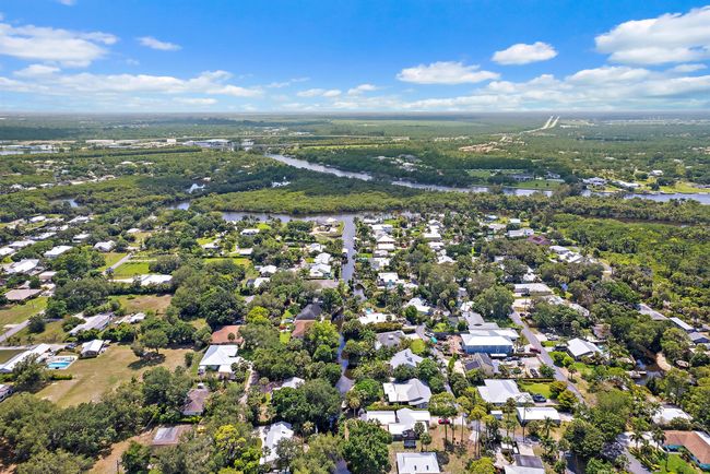 815 Sw Rustic Cir, House other with 3 bedrooms, 2 bathrooms and null parking in Stuart FL | Image 19