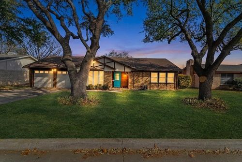 5508 Misty Meadow Dr, North Richland Hills, TX, 76180-6632 | Card Image