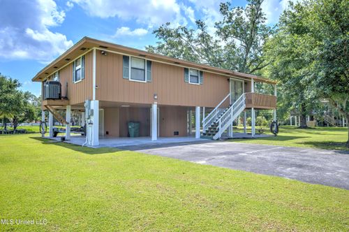 39 Harrison Rd, Bay Saint Louis, MS, 39520-8926 | Card Image