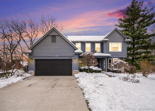 1871 Plumridge Ct, Commerce Township, MI, 48390-3971 | Card Image