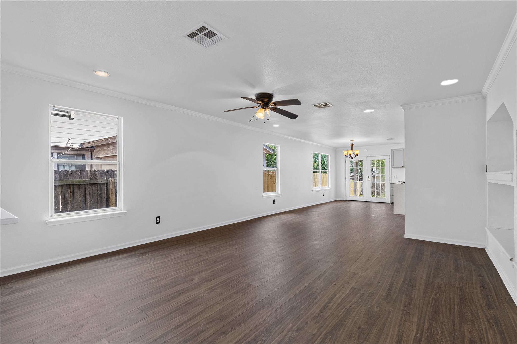 Residential in Del Valle 5