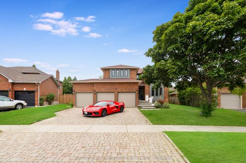 380 Summerchase Dr, Oakville, ON, L6H5T7 | Card Image