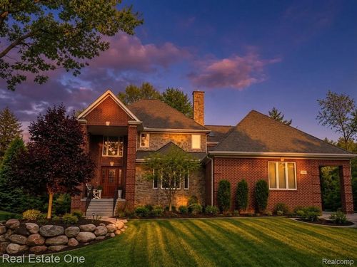 960 Hill Hollow Ln, Milford, MI, 48381-4727 | Card Image