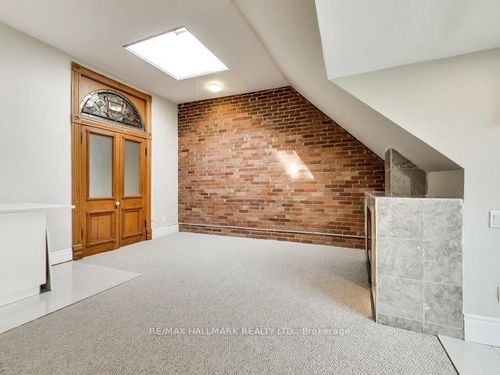 apt3-201 Seaton St, Toronto, ON, M5A2T5 | Card Image