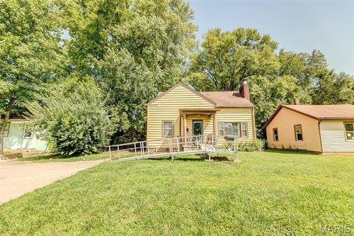 850 N 84th St, East Saint Louis, IL, 62203-1906 | Card Image