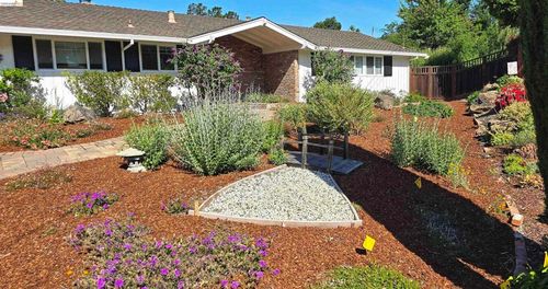 2 Rae Ct, Orinda, CA, 94563-4317 | Card Image