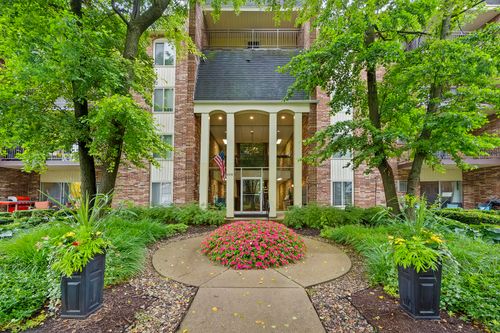 apt-204-4900 Forest Ave, Downers Grove, IL, 60515-3512 | Card Image