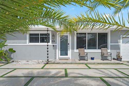 1000 Nw 16th Ave, Homestead, FL, 33030-3833 | Card Image