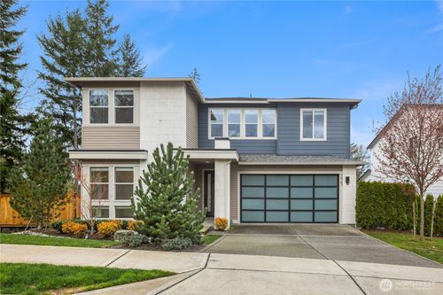 7967 112th Ln Se, Newcastle, WA, 98056-5049 | Card Image