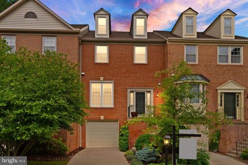 12015 Johns Pl, FAIRFAX, VA, 22033-4647 | Card Image