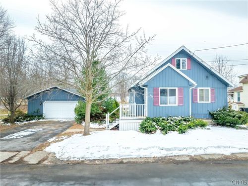 452 Broadwell Ave, Fulton, NY, 13069-2722 | Card Image