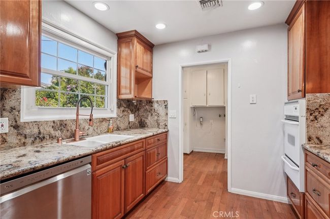 6552 Farralone Ave, House other with 3 bedrooms, 2 bathrooms and 2 parking in Woodland Hills CA | Image 9