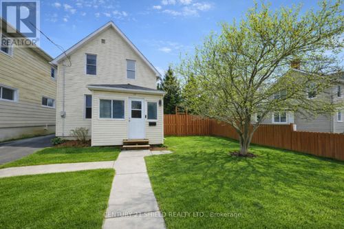 319 3rd St W, Cornwall, ON, K6J2P4 | Card Image