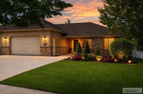 614 Eaglewood Dr, Rexburg, ID, 83440-5253 | Card Image
