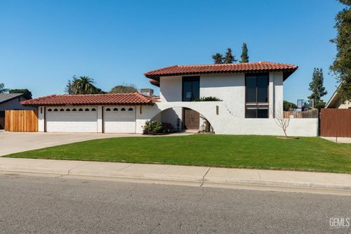 6508 Landfair Dr, Bakersfield, CA, 93309-3680 | Card Image