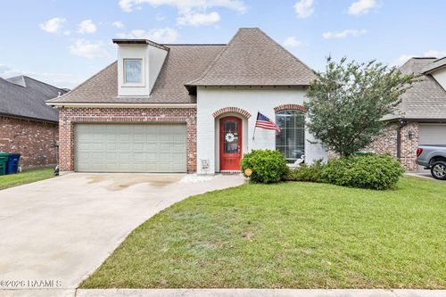 110 Golden Cypress Dr, Youngsville, LA, 70592-6581 | Card Image