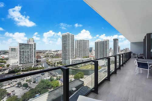 apt-2104-68 Se 6th St, Miami, FL, 33131-3198 | Card Image