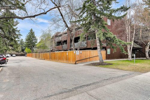 305-1001 68 Avenue Sw, Calgary, AB, T2V4X1 | Card Image