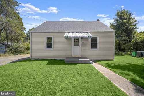 7520 Burgess Ln, FORT WASHINGTON, MD, 20744-1709 | Card Image