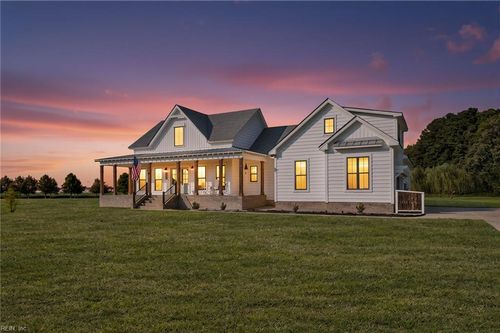 111 Artisan Way, Moyock, NC, 27958-7406 | Card Image