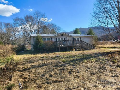 8-11 River Meadow Dr, Swannanoa, NC, 28778-2952 | Card Image