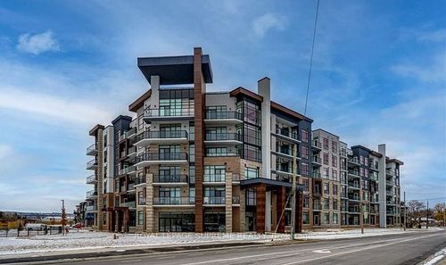 324-600 N Service Rd, Hamilton, ON, L8E5A7 | Card Image