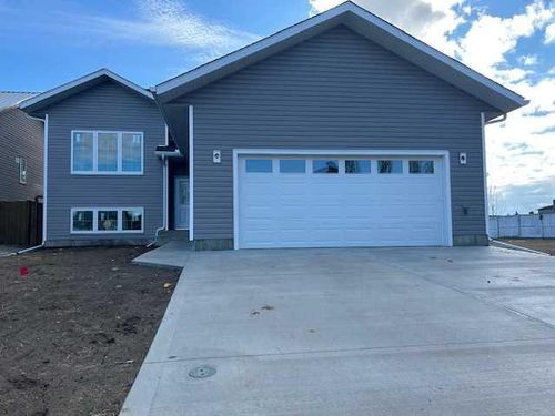 144 Upland Ave W, Brooks, AB, T1R1N1 | Card Image