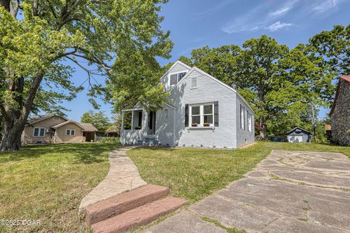 521 Oak Ridge Dr, Neosho, MO, 64850-2128 | Card Image