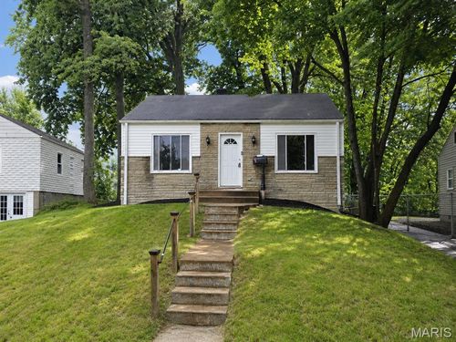 3535 Saint Christopher Ln, Saint Ann, MO, 63074-2834 | Card Image
