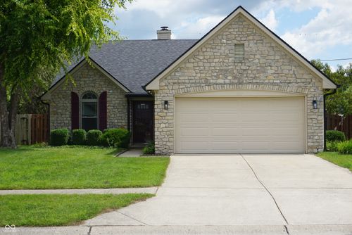 679 Redfox Ct S, Greenwood, IN, 46142-1556 | Card Image