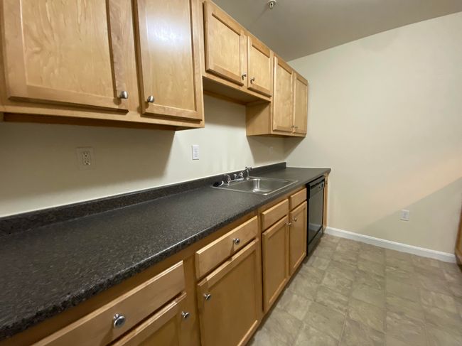 APT-108 - 100 Sentinel Ct, Condo with 2 bedrooms, 2 bathrooms and null parking in Manchester NH | Image 12