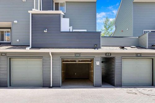 252-66 Glamis Green Sw, Calgary, AB, T3E6V1 | Card Image