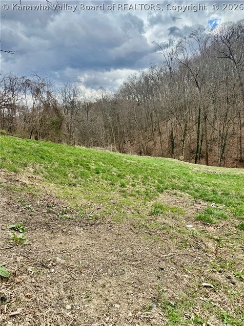 1102 Swan Rd, Charleston, WV, 25314-1426 | Card Image