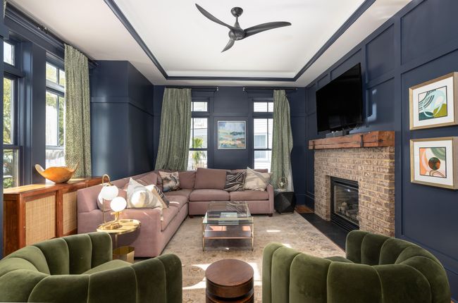 Study/Den Blue Room | Image 5