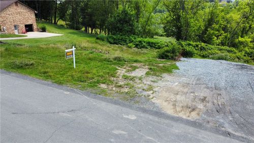 8 Timbercrest Cir, Cecil, PA, 15321-1114 | Card Image